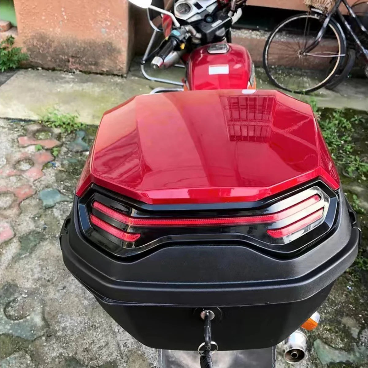 1pc 35L Motorcycle Top Box, Motorcycle Trunk ABS Material Wear-Resistant with Lock, Motorcycle Accessories,Motorcycle Helmet